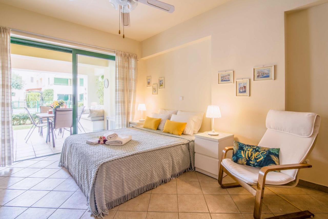 Вилла Aqua Vista Casa At Ксилокастро Экстерьер фото